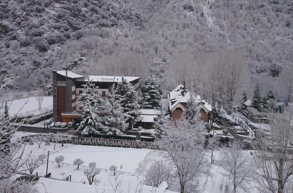 Hotel Snoe Condes Del Pallars Rialp Extérieur photo